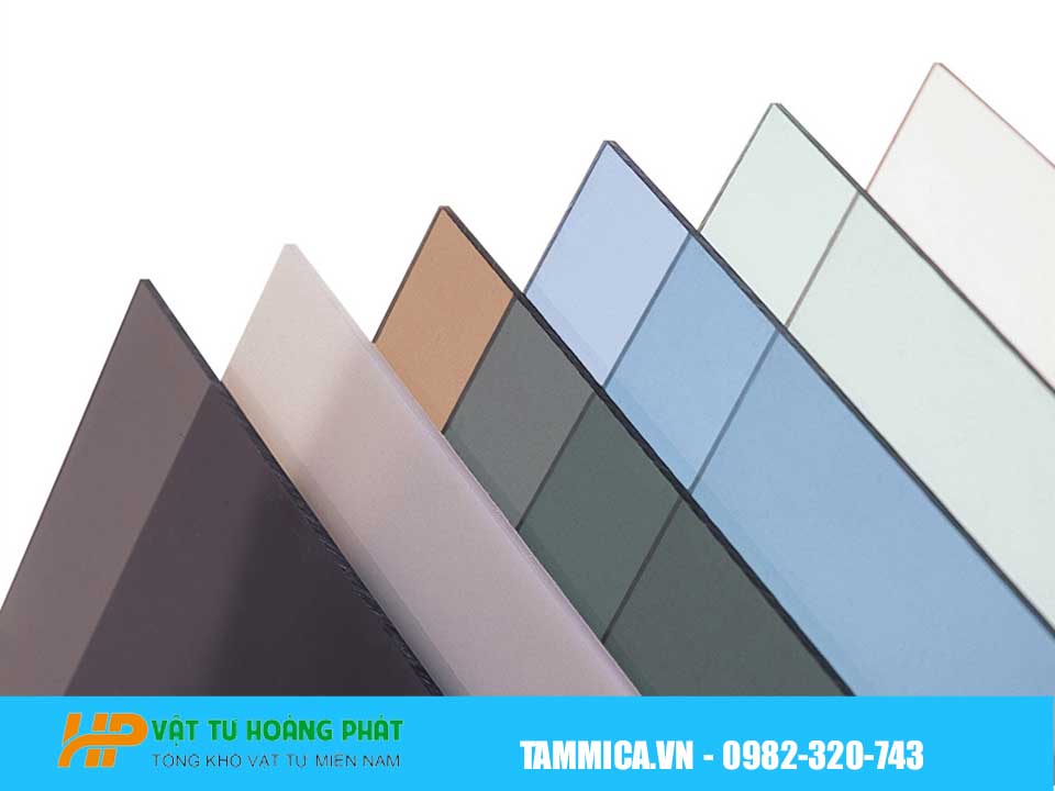 Báo giá tấm lợp lấy sáng polycarbonate, tấm poly lợp mái giá rẻ