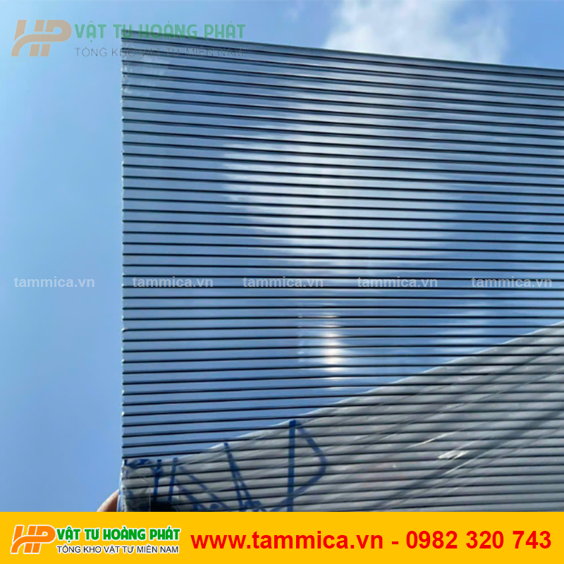 Công ty cung cấp Tấm poly đặc giá sỉ tại Thuận An